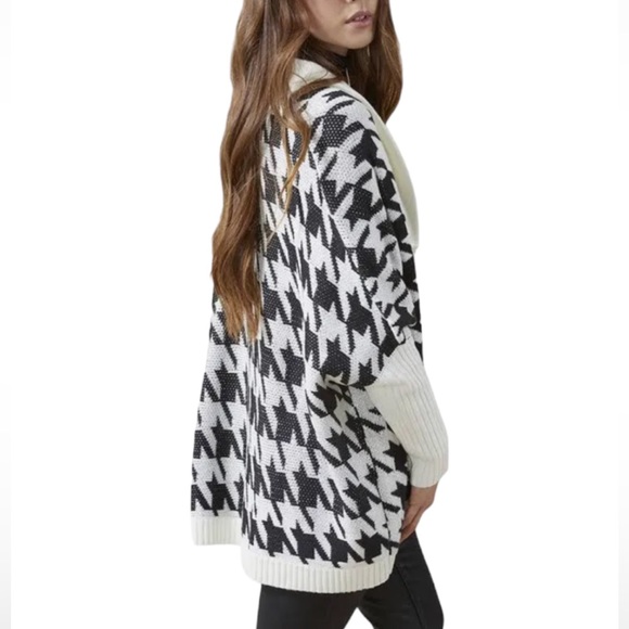 BCBGeneration Cardigan - Picture 4 of 10